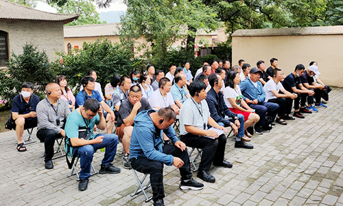 “民营经济代表人士理想信念教育”培训班（2021010269） (1).jpg