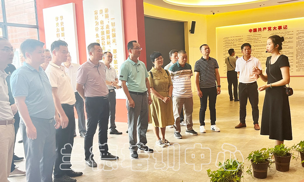 1722390701910043.jpg “政协委员履职能力暨政协机关干部职工素质能力提升”培训班(2024321042) (1).jpg