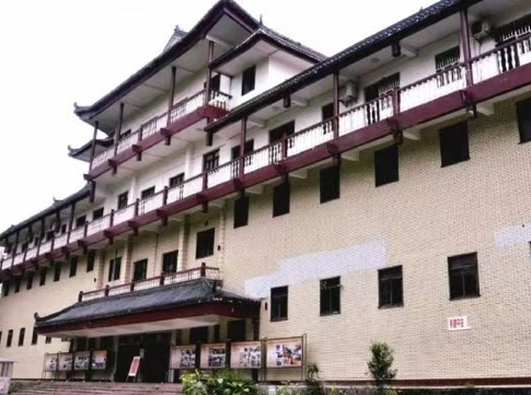 1749191474159110.jpg 恩施州博物馆.jpg