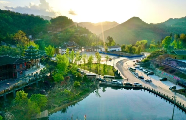 1749191744562378.jpg 宣恩县黄坪村.jpg