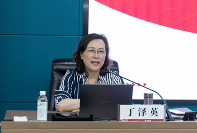 丁泽英.png